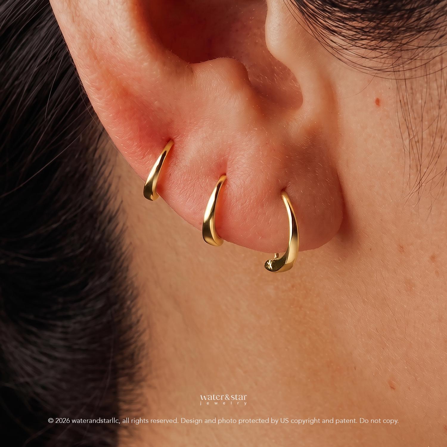 D Shape Sleeper Earrings
